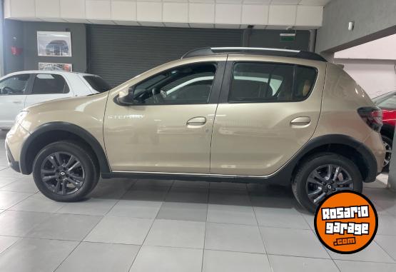 Autos - Renault Stepway 2023 GNC 32000Km - En Venta