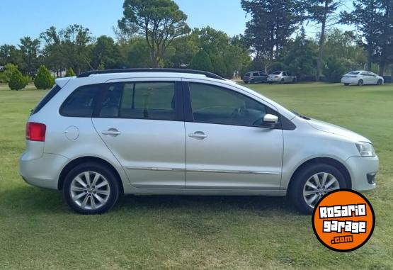 Autos - Volkswagen SURAN 1.6 manual HighLine 2012 Nafta 150000Km - En Venta