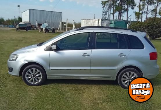 Autos - Volkswagen SURAN 1.6 manual HighLine 2012 Nafta 150000Km - En Venta