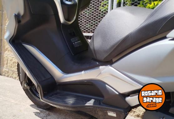 Motos - Kymco DOWN TOWN 350 2022 Nafta 8115Km - En Venta