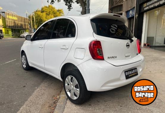 Autos - Nissan March 2015 Nafta 120000Km - En Venta