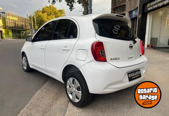 Autos - Nissan March 2015 Nafta 120000Km - En Venta