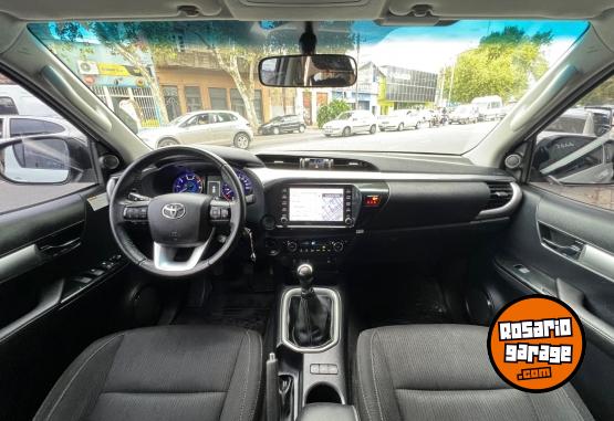 Camionetas - Toyota Hilux SRV 2020 Diesel - En Venta