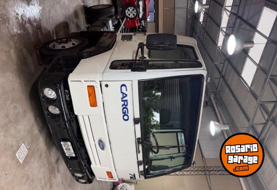 Camiones y Gr�as - FORD CARGO 712 - En Venta