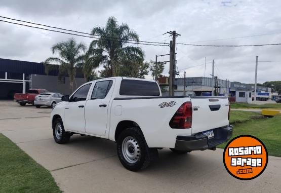 Camionetas - Toyota Hilux DC DX 2.4 TDI MT 2019 Diesel 382000Km - En Venta