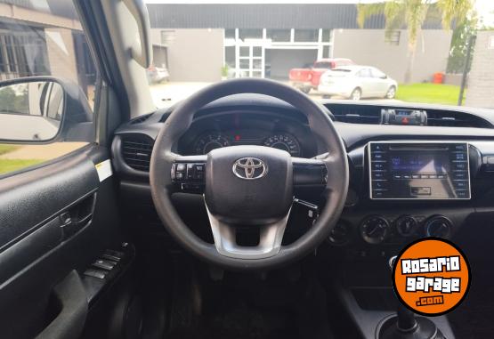 Camionetas - Toyota Hilux DC DX 2.4 TDI MT 2019 Diesel 382000Km - En Venta