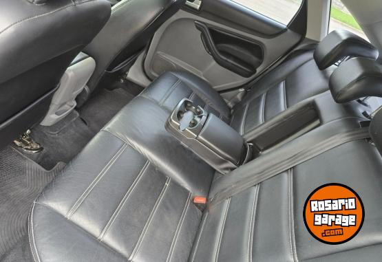 Autos - Ford Ghia 2.0 2012 Nafta 160000Km - En Venta