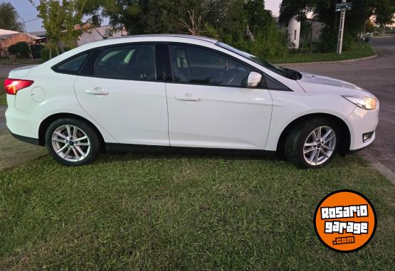 Autos - Ford Focus SE 2015 Nafta 166000Km - En Venta