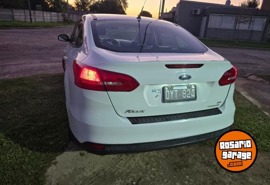 Autos - Ford Focus SE 2015 Nafta 166000Km - En Venta