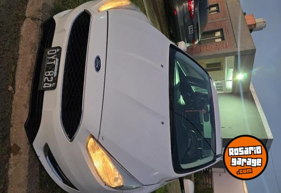 Autos - Ford Focus SE 2015 Nafta 166000Km - En Venta