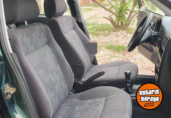 Autos - Ford Polo 1.6 1999 Nafta 203000Km - En Venta