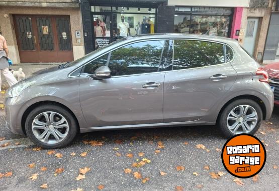 Autos - Peugeot 208 feline 2014 Nafta 92003Km - En Venta