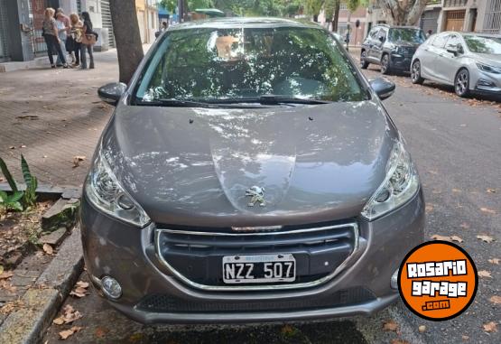Autos - Peugeot 208 feline 2014 Nafta 92003Km - En Venta