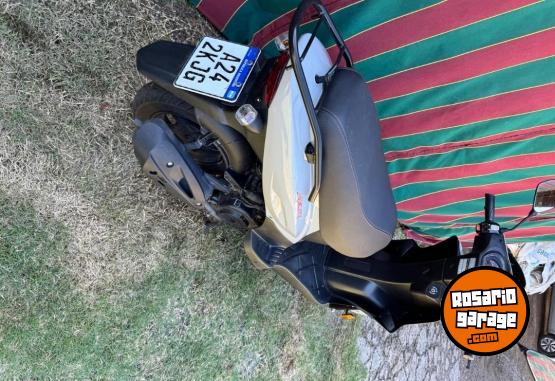 Motos - Kymco Agility 125 2025 Nafta 3600Km - En Venta