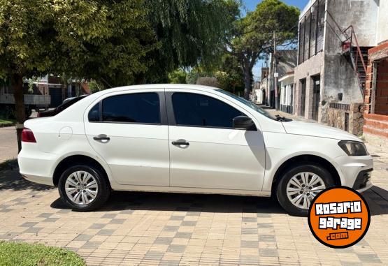 Autos - Volkswagen Voyage 2017 Nafta 120000Km - En Venta