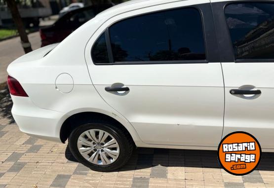 Autos - Volkswagen Voyage 2017 Nafta 120000Km - En Venta