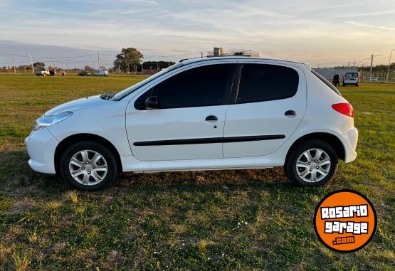 Autos - Peugeot 207 Compact 2013 Nafta 91000Km - En Venta