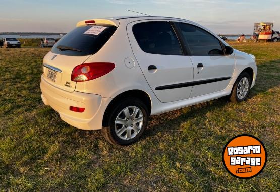 Autos - Peugeot 207 Compact 2013 Nafta 91000Km - En Venta