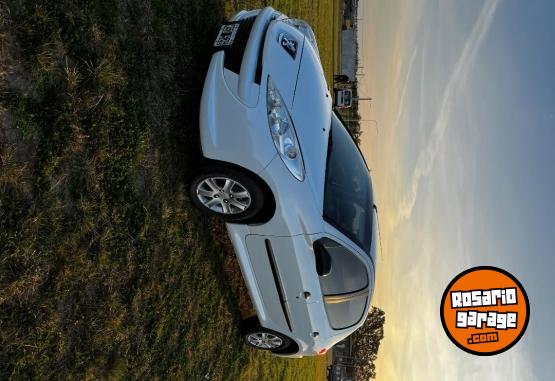 Autos - Peugeot 207 Compact 2013 Nafta 91000Km - En Venta