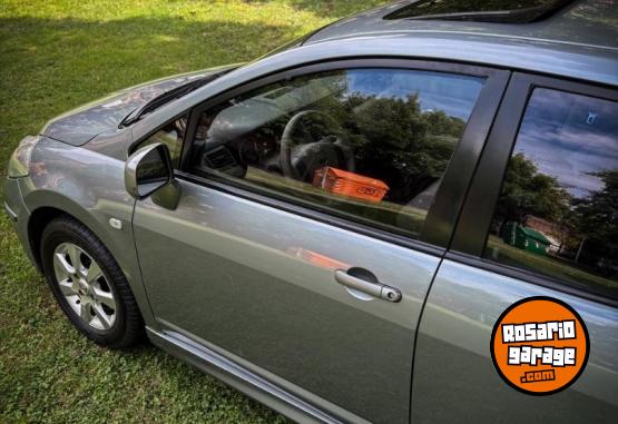 Autos - Nissan TIIDA / SENTRA MARCH BORA 2011 Nafta 136000Km - En Venta