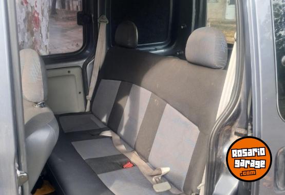 Utilitarios - Renault Kangoo 2011 GNC 190000Km - En Venta