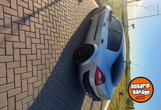 Autos - Renault Expression 2007 Nafta 200000Km - En Venta