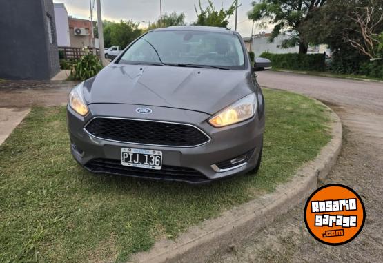 Autos - Ford Focus se plus 2015 Nafta 128000Km - En Venta