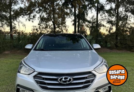 Camionetas - Hyundai Santa Fe 2017 Diesel 155000Km - En Venta