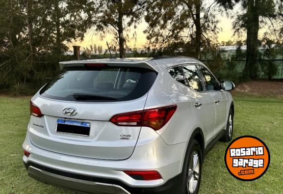 Camionetas - Hyundai Santa Fe 2017 Diesel 155000Km - En Venta