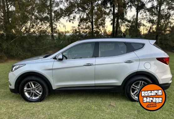 Camionetas - Hyundai Santa Fe 2017 Diesel 155000Km - En Venta
