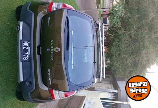 Autos - Renault Sandero Stepway confort 2014 Nafta 132000Km - En Venta