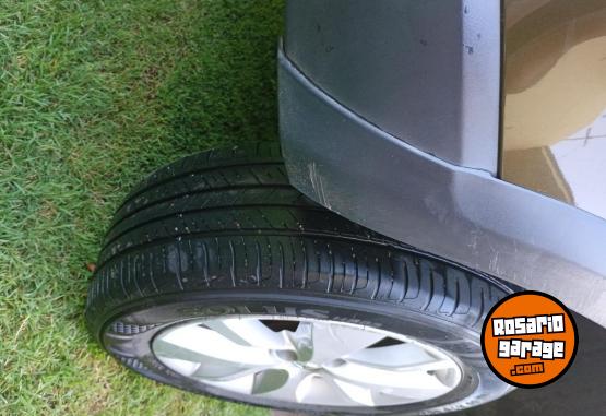 Autos - Renault Sandero Stepway confort 2014 Nafta 132000Km - En Venta