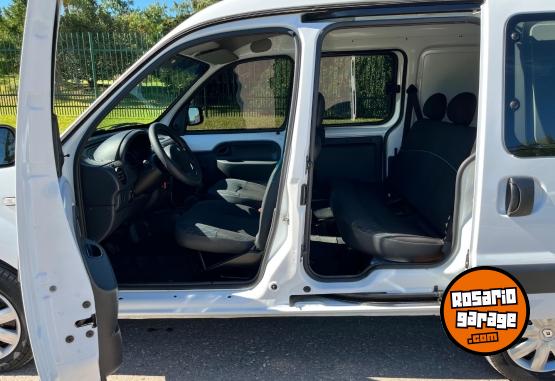 Utilitarios - Renault Kangoo 2015 Nafta 165000Km - En Venta