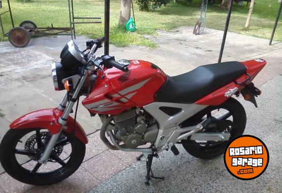 Motos - Honda TWISTER 2013 Nafta 10000Km - En Venta