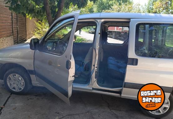 Utilitarios - Peugeot Parnet 2003 Diesel 111111Km - En Venta