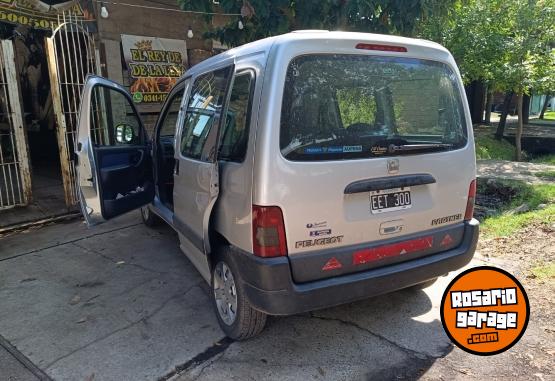 Utilitarios - Peugeot Parnet 2003 Diesel 111111Km - En Venta