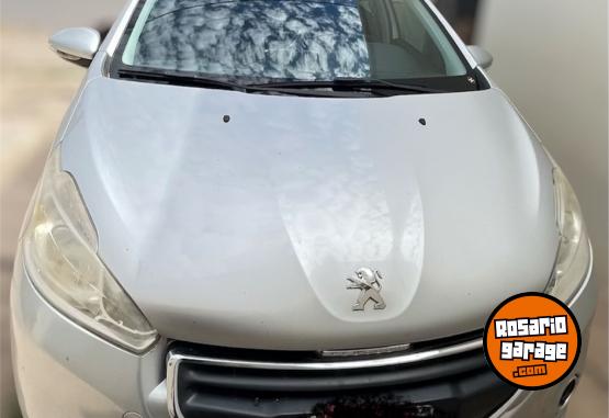 Autos - Peugeot 208 Allure touchscreen 2014 Nafta 160000Km - En Venta
