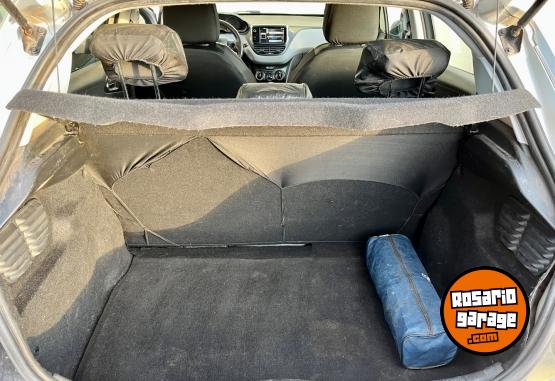 Autos - Peugeot 208 Allure touchscreen 2014 Nafta 160000Km - En Venta