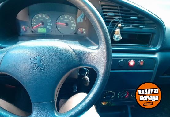 Utilitarios - Peugeot Partner full 2009 Diesel 237000Km - En Venta