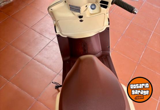 Motos - Kymco Like 125 2023 Nafta 8900Km - En Venta