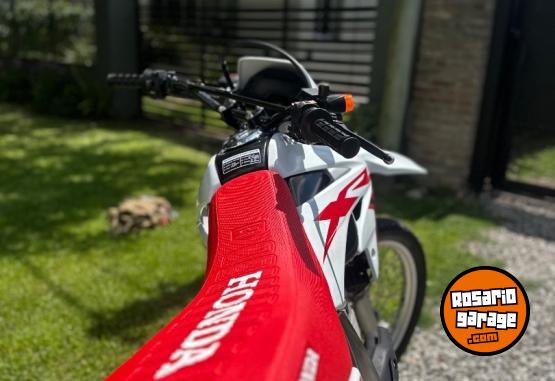 Motos - Honda Tornado 2018 Nafta 40000Km - En Venta