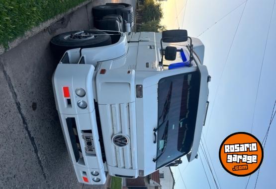 Camiones y Grúas - Camión Volkswagen 17220 - En Venta