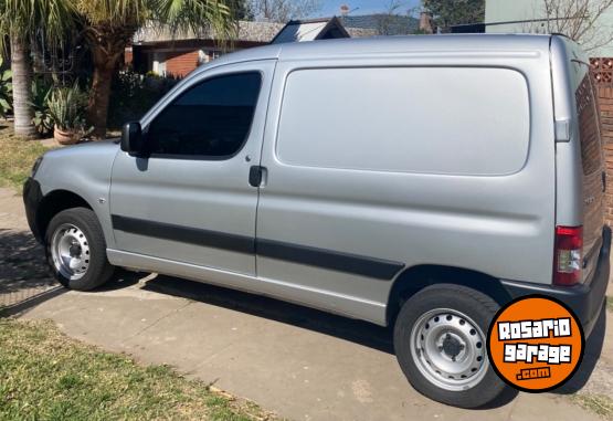 Utilitarios - Peugeot Parnet 2022 Diesel 29500Km - En Venta