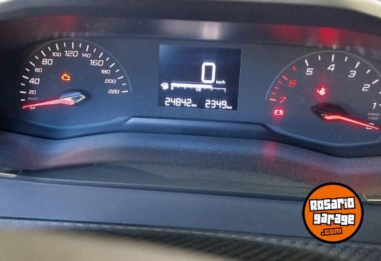 Autos - Peugeot 208 2020 Nafta 24800Km - En Venta