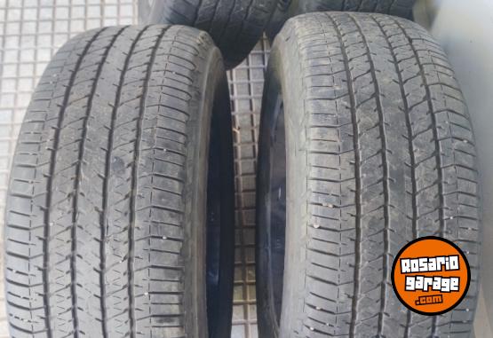 Accesorios para Autos - Llantas 18 Toyota Hilux con Cubiertas Muy buenas. $2.250.000. NO BAJO PRECIO - En Venta