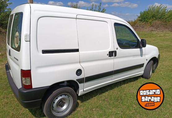 Utilitarios - Peugeot Partner 2016 GNC 128000Km - En Venta