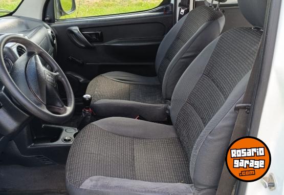 Utilitarios - Peugeot Partner 2016 GNC 128000Km - En Venta