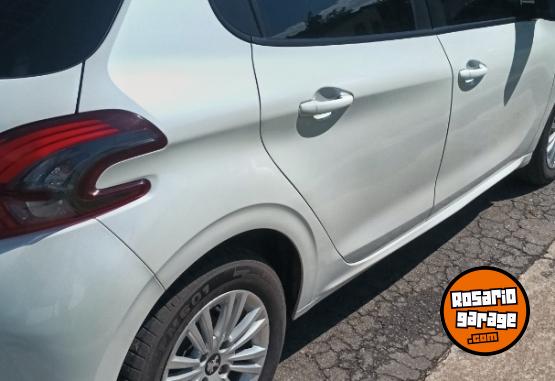 Autos - Peugeot 208 allure 1.6 2018 Nafta 72000Km - En Venta