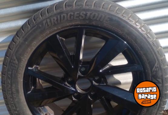 Accesorios para Autos - LLanta con neum�tico original Volkswagen - En Venta