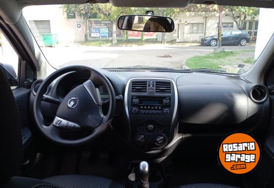 Autos - Nissan March 2017 Nafta 49000Km - En Venta